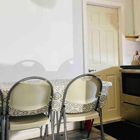 تورونتو Lovely II Space Share A Room East York Canada المظهر الخارجي الصورة