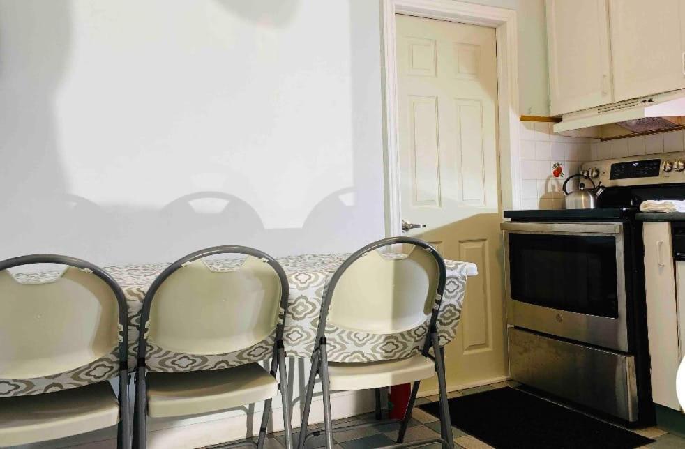 تورونتو Lovely II Space Share A Room East York Canada المظهر الخارجي الصورة